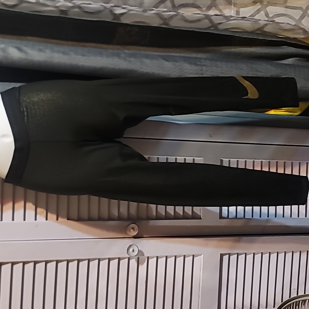 Woman Size M Nike Leggings